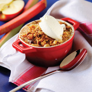 apple-and-rhubarb-crumble